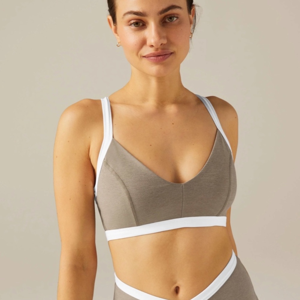 Beyond Yoga Spacedye Outlines Bra, Birch/Cloud- Size Small